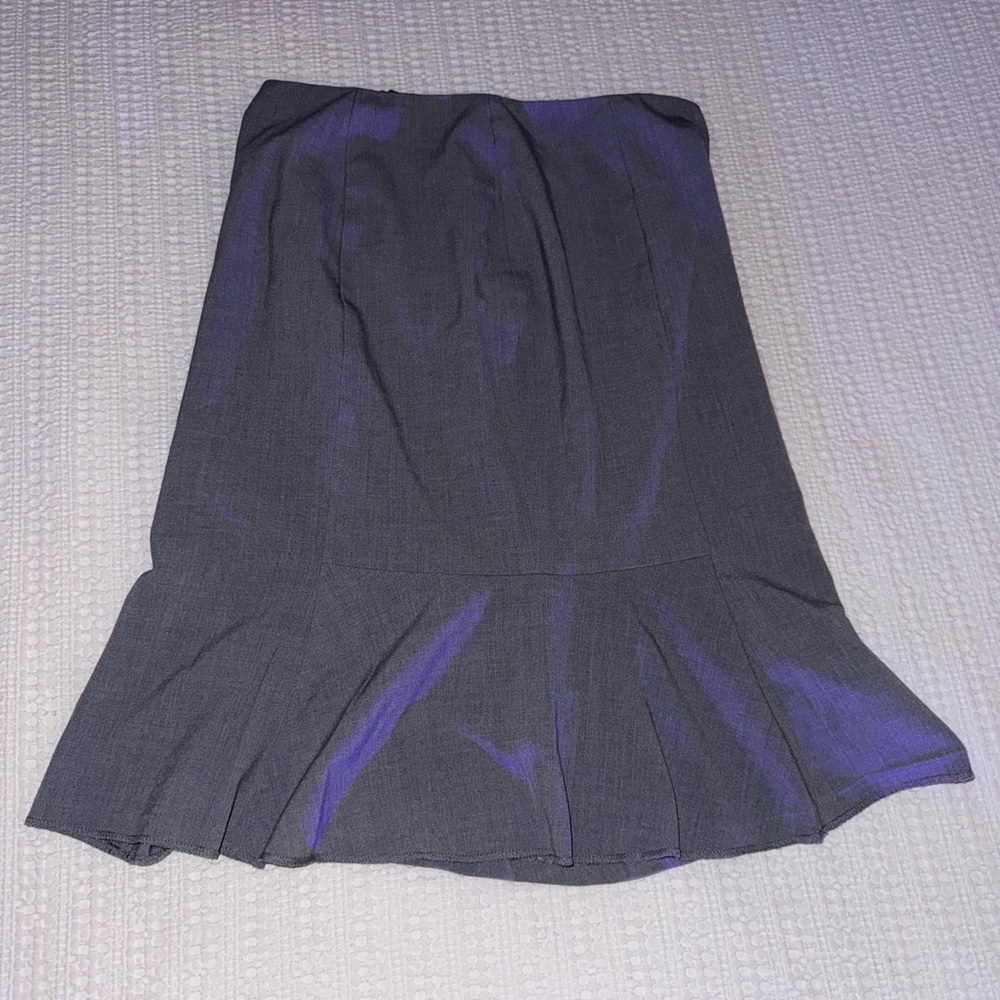 White House Black Market Gray Flare Skirt | Size 4